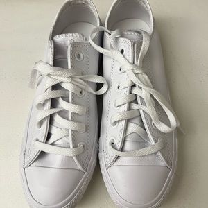 Converse Chuck Taylor Leather All Star, Never Worn - Size 7